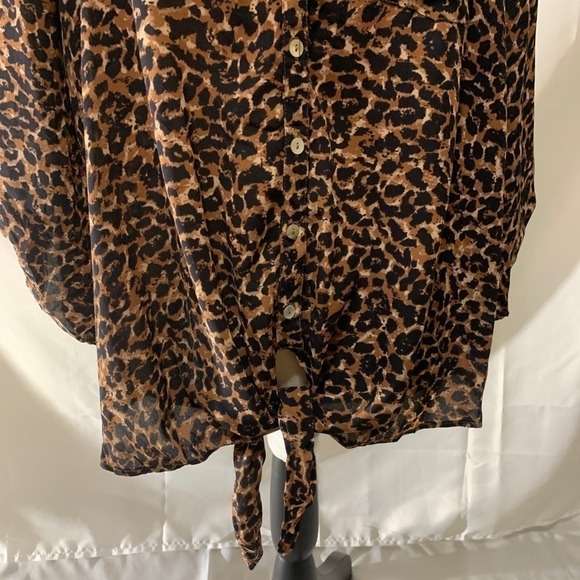 3/$28❤️Black Rainn-Brown Leopard Print Button Front Tiered Long Sleeve top SizeL - Picture 6 of 7